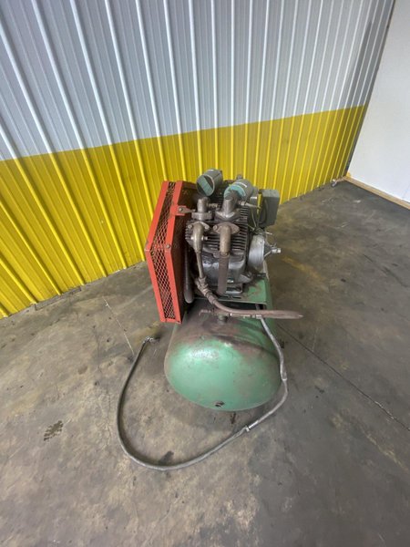 7.5 HP SPEEDAIRE RECIPRICATING AIR COMPRESSOR WITH HORIZONTAL TANK: STOCK #16560
