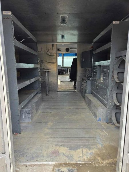 Ford Econoline E-350 Step Van, 2013 – 5.4L V8 Ready for Work