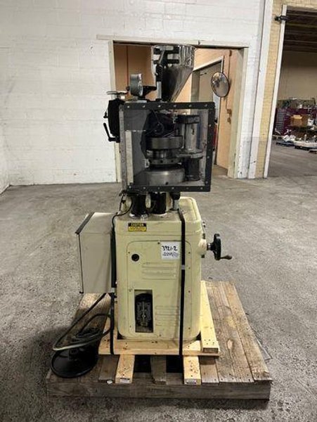MANESTY 16 STATIONS 16 STATION BETAPRESS TABLET PRESS