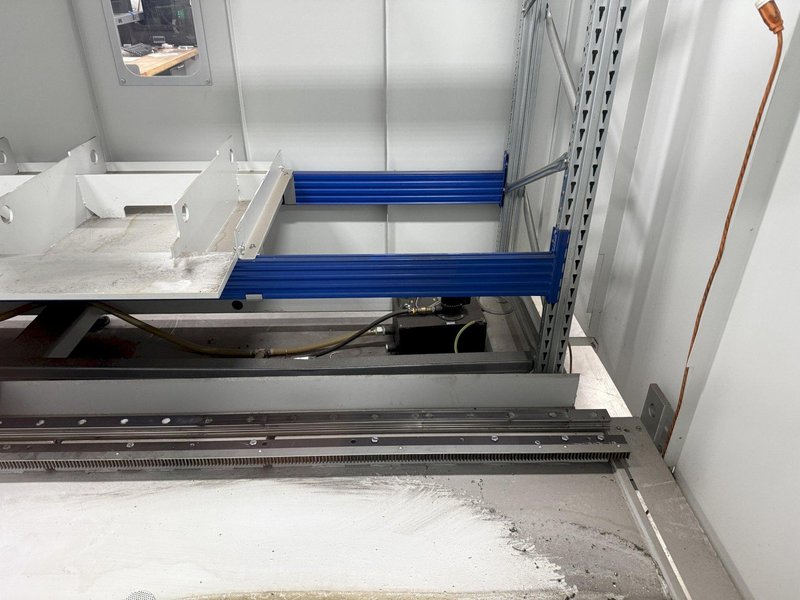 Used 2015 Grob G550 5-Axis CNC Horizontal Machining Center For Sale with 10 Station Pallet Pool