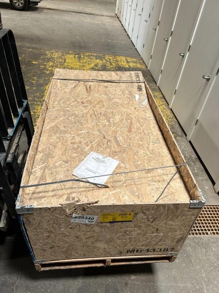 Schneider Electric EZ Meter-Pak Switchgear – 2000A Main with Multiple Branch Breakers, Still In Crate, Never Used