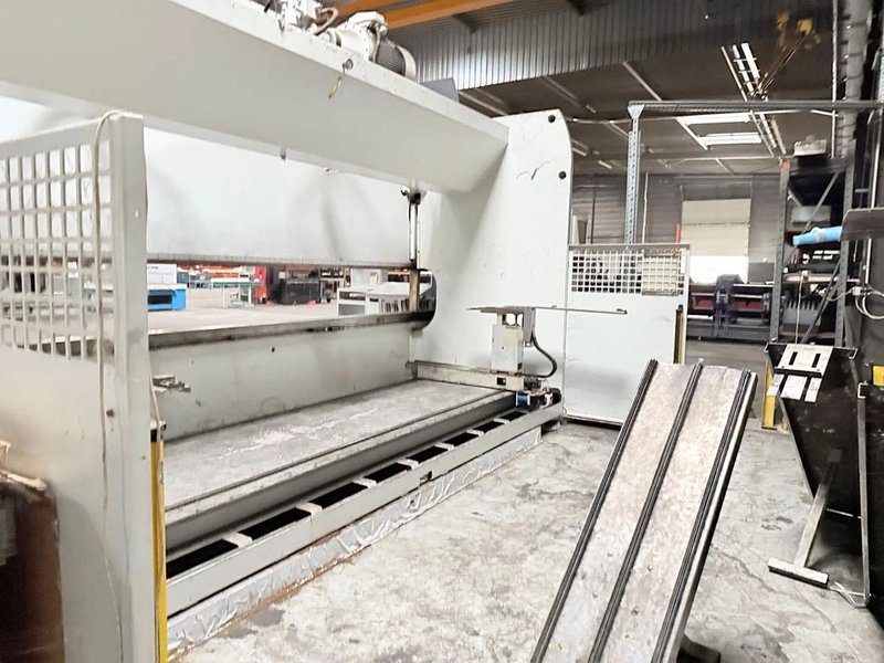 LVD PPEB - 220 ton x 6100 mm CNC