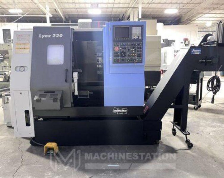 Doosan Lynx 220A CNC Turning Center