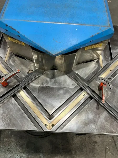 USED EUROMAC VARIABLE ANGLE 8" x 8" x 1/4" HYDRAULIC SHEET METAL NOTCHER, Year: 1995