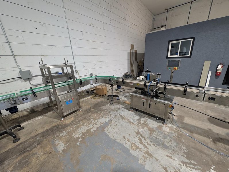 Liquid Filling Line with Automatic 4 Nozzle Servo Gear Pump Filler, Lid Presser, Labeler, Turntables, and Conveyors, 2024