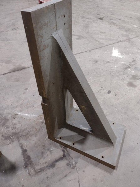 48&quot; X 18&quot; X 28&quot; SET OF (2) CAST IRON ANGLE PLATES: STOCK #19368