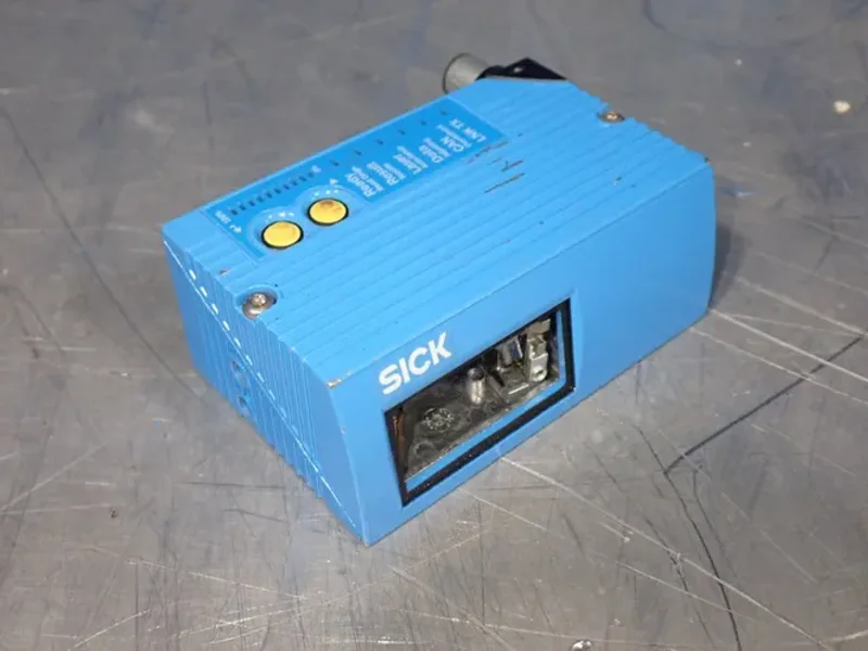 SICK INDUSTRIAL BARCODE SCANNERS  -  CLV631-0120