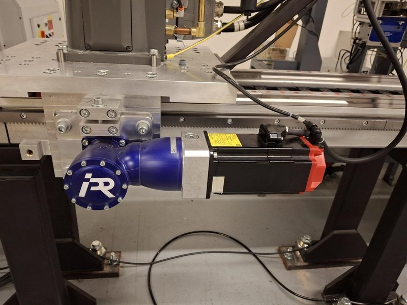 FANUC LR Mate 200iD 7L, 2019 – 7th Axis IR Linear Servo Track