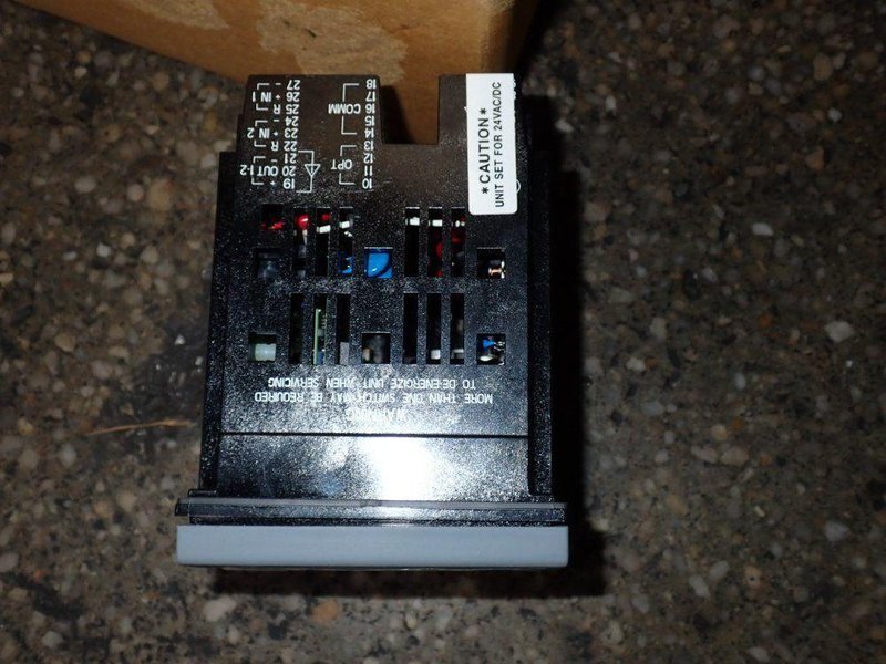 HONEYWELL DIGITAL CONTROLLER  -  UDC3200 / DC3201-CE-100R-210-10000-00-0