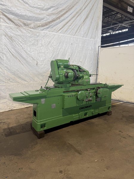 18" X 36" CINCINNATI UNIVERSAL CYLINDRICAL GRINDER. STOCK # 0779425