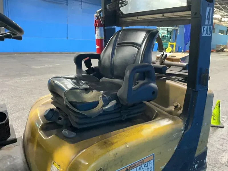 YALE 4550 LBS PROPANE FORKLIFT   -  GLC050VXNVSE088