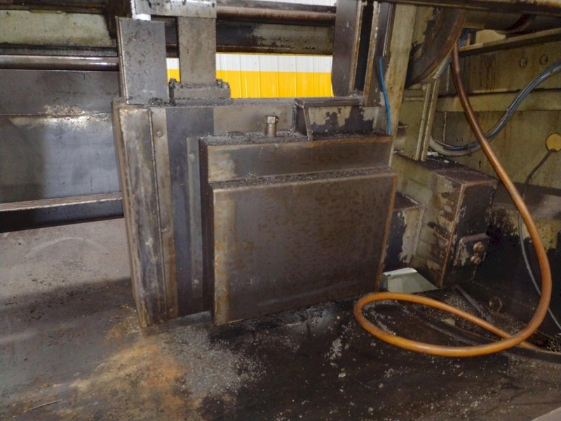 18" X 22" HEM MODEL #V100-LM2 VERTICAL BAND SAW: STOCK #19152