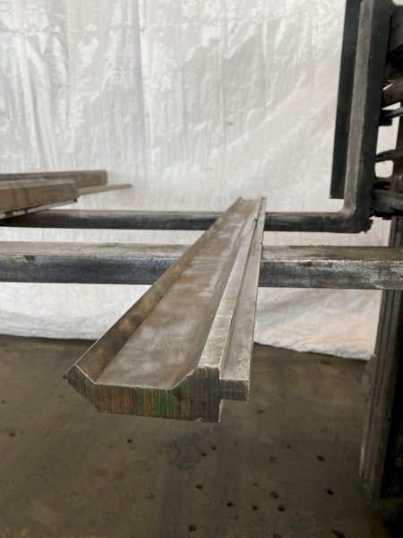 4&#039;10&quot;(58&quot;) PRESS BRAKE TOP GOOSE-NECK MALE DIE. STOCK # 0309321