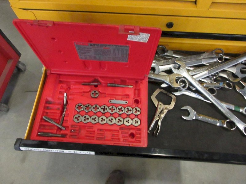 Dewalt 11-Drawer Rolling Tool Chest with Top and Bottom Units and Contents- Auction Item