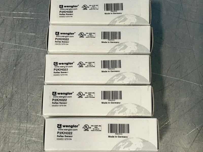 WENGLOR PHOTOELECTRIC REFLEX SENSORS WITH BACKGROUND SUPPRESSION  -  P2KH022