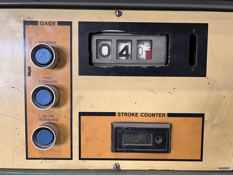 6' X 10 GAUGE CINCINNATI MODEL #135 HYDRAULIC POWER SHEAR WITH BACK GAUGE: STOCK #20791