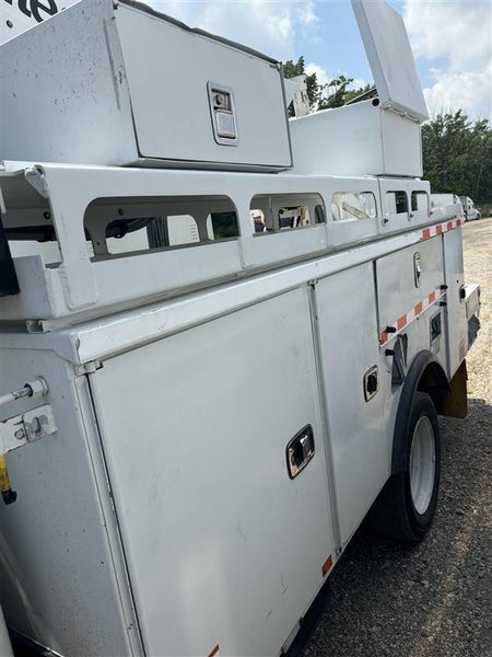Ford F550 Super Duty Altec Bucket Truck, 2016
