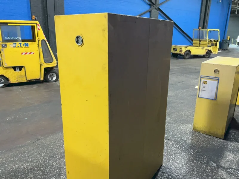 JUSTRITE 45 GALLONS  / 43" X 18" X 65" FLAMMABLE CABINET  -  894500