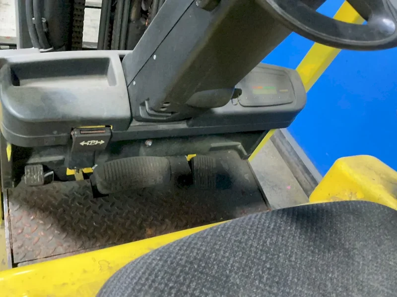 HYSTER 5400 LBS ELECTRIC FORKLIFT  -  E60Z-33