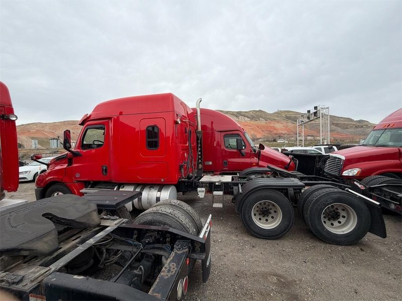 2020 Freightliner Cascadia 1FUJHHDV5LLLC1671