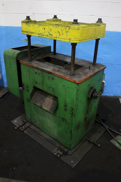 18 TON 4 POST CUTOFF PRESS: STOCK #74717