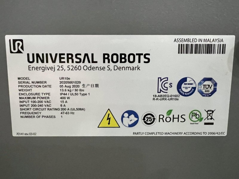 Universal Robots UR10e Cobot With Parts loading base/station. New-2020