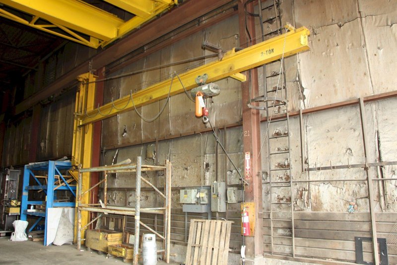 2 TON C&amp;M LOADSTAR POWER CHAIN HOIST: STOCK #11234