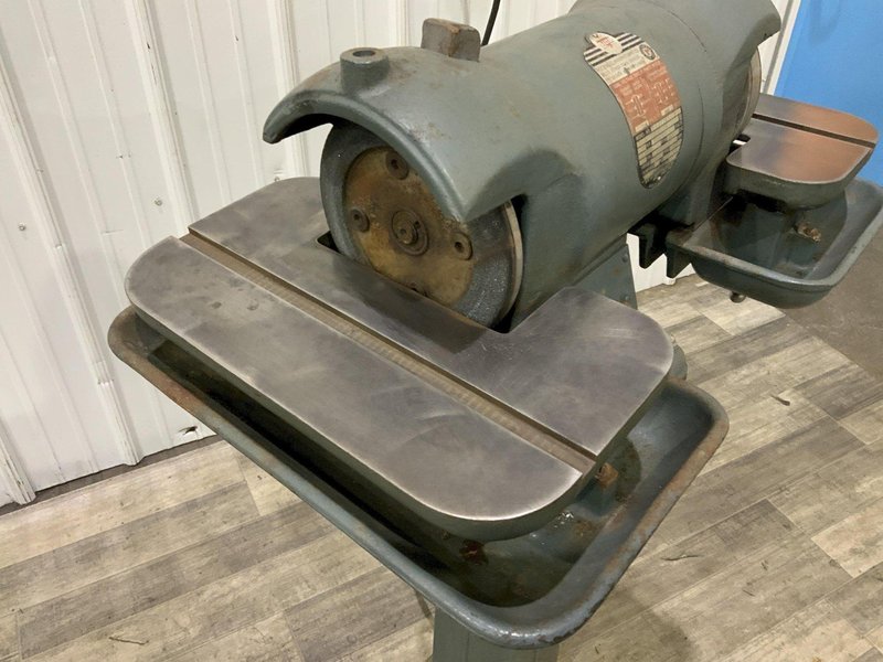 1/2 HORSEPOWER DELTA ROCKWELL DOUBLE END CARBIDE GRINDER: STOCK #80355