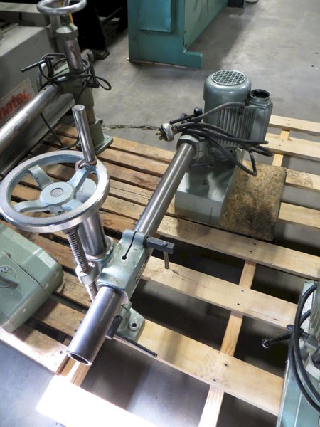 Univer Powerfeed 3 Roll Model 250-S with Mounting Shoe