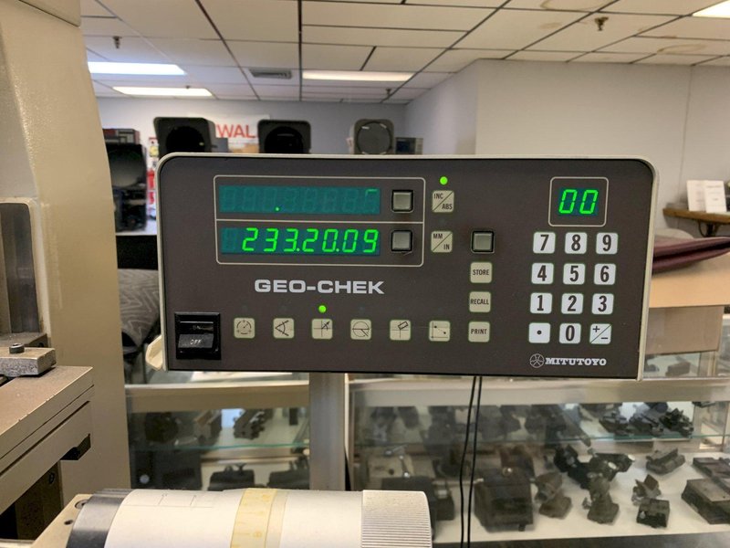 20” MITUTOYO Model PV500 Vertical Beam Floor Model Optical Comparator