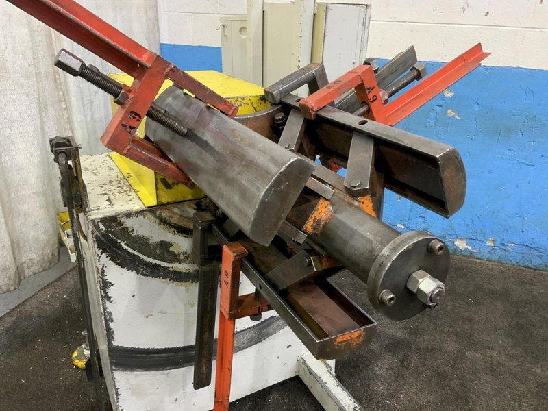 8,000 LB X 18" DALLAS MODEL DPR-818 MOTORIZED UNCOILER: STOCK #80819