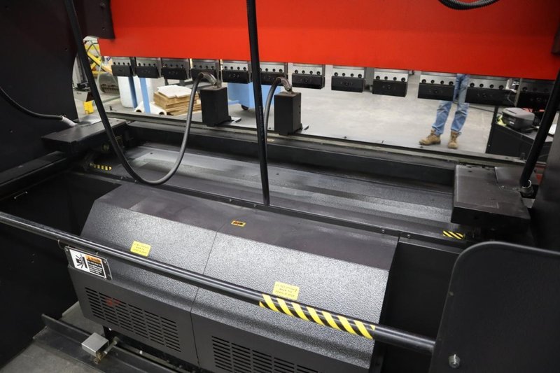 Amada FABIII-1025 (FBD-1025NT) CNC Hydraulic Press Brake, 110 Ton x 98.4&quot;, Up-Acting, AMNC PC Control, 5-Axis Backgauge