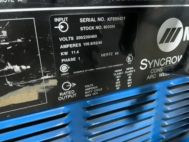 MILLER 250 A WELDER   -  SYNCROWAVE 250