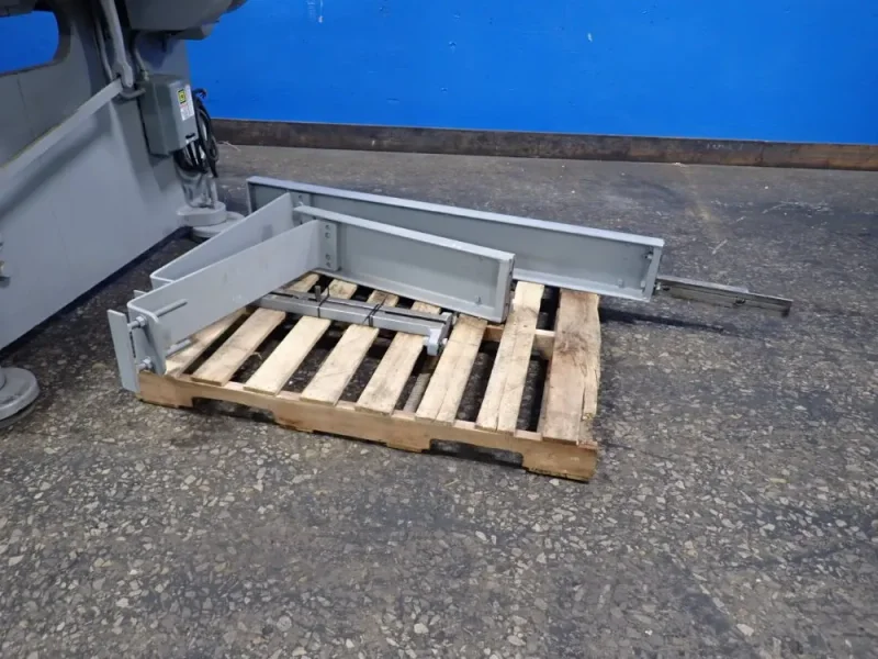 CINCINNATI 125" OPENING SHEAR  -  1410