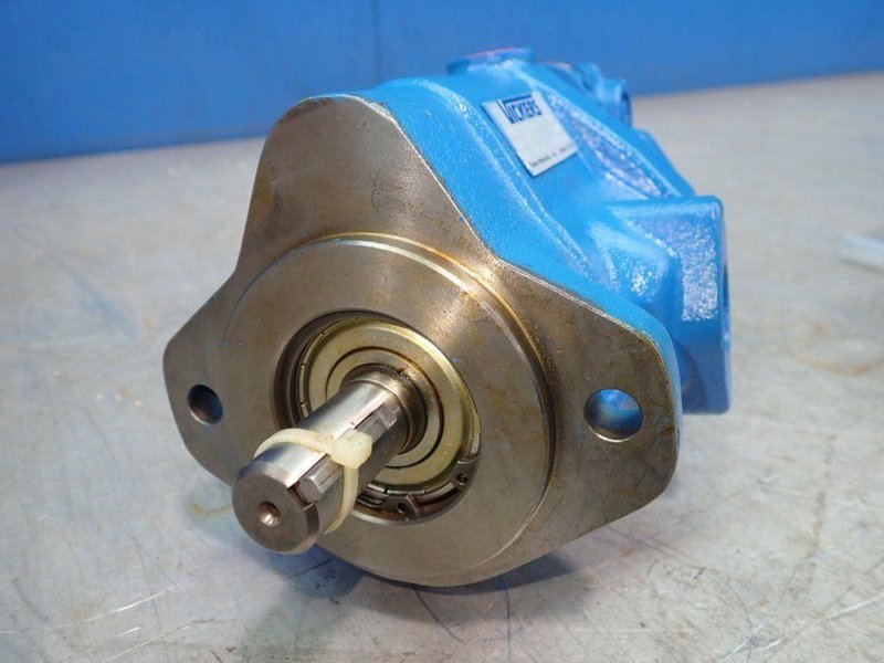 VICKERS HYDRAULIC PUMP  -  PVQ13-A2R-SE1S-20-C14-12