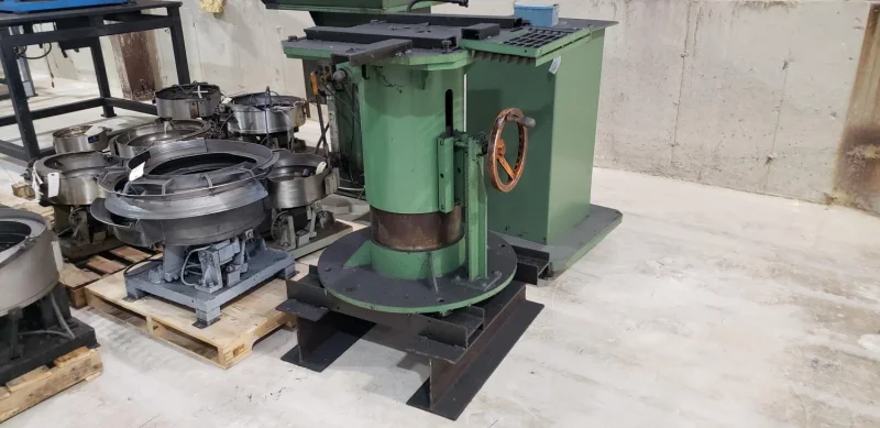 Bowl Stand Adjustable 52"