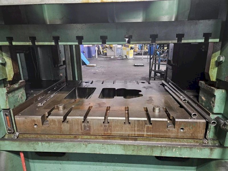 Minster Highspeed 300-ton Capacity Model E2-300-54-40 Straight Side Mechanical Stamping Press For Sale, Year 2000
