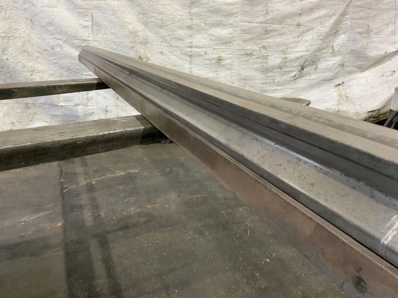 12' 4-WAY PRESS BRAKE DIE WITH BOTTON HOLDER &amp; 12' TOP DIE: STOCK #81407