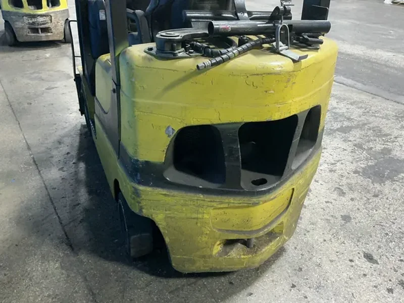 YALE 4550 LBS PROPANE FORKLIFT  -  GLC050VXNVSE085