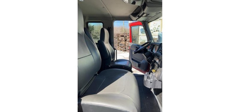 International M607 Rollback Tow Truck, 2025 – Jerr-Dan Style Carrier