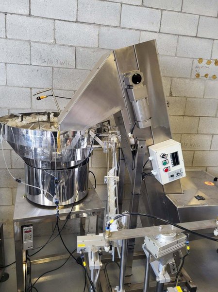 Sinoped Automatic Capping Machine, Capable of Pump Cap/Plunger Application, 2020