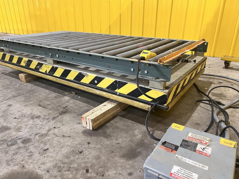 4,000 LB X 72" X 36" SOUTHWORTH MODEL #LS4-36 HYDRALUIC LIFT TABLE WITH ROLLER TOP: STOCK #20901