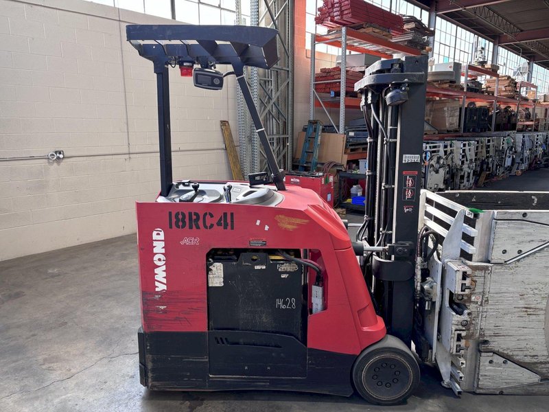 2018 - 5,000 LB. RAYMOND MODEL 425-C50TT STAND-UP ELECTRIC FORKLIFT