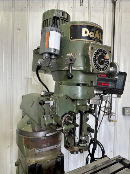 2 HP DOALL RAM TYPE VERTICAL RAM TYPE MILL: STOCK #78014