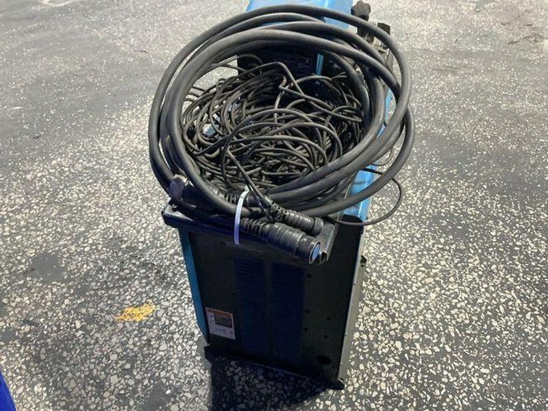 Miller  600 A Welder  - Axcess 450