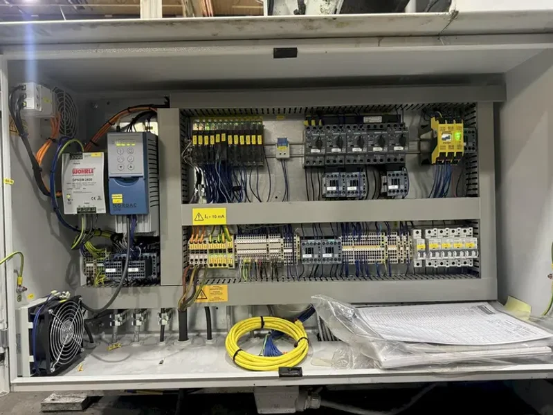 USED BEHRINGER 11.8" X 10.2" DUAL POST AUTOMATIC BANDSAW MODEL HBE 261A, Year: 2021