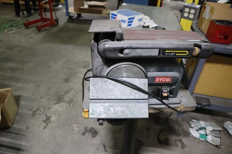 Washington 6&quot; Bench Grinder and Ryobi Combination 6&quot; Belt, 6&quot; Disc Grinder on Stand- Auction Item