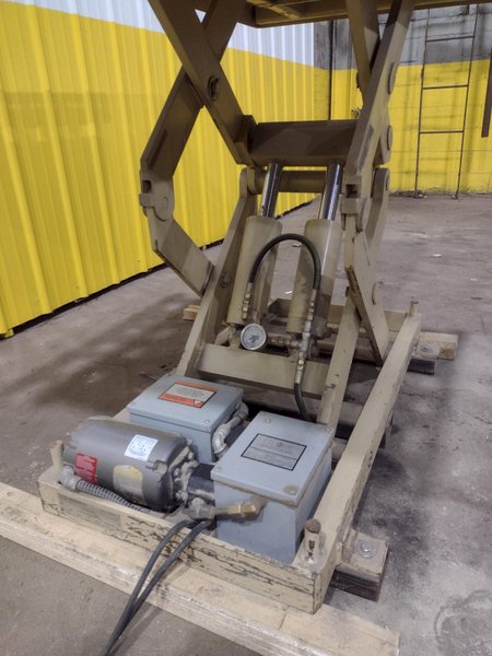 4,000 LBS X 72" X 36" GLOBE INTERNATIONAL HYDRAULIC SCISSOR LIFT TABLE, 110V: STOCK #20941