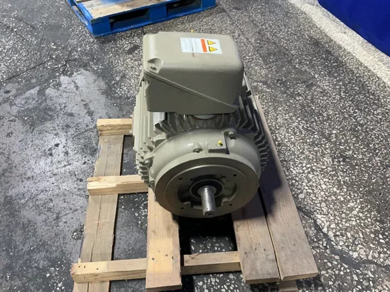 40 HP MOTOR   -  5KS324SAA1037