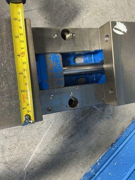 Kurt  6” Vise - 3600v